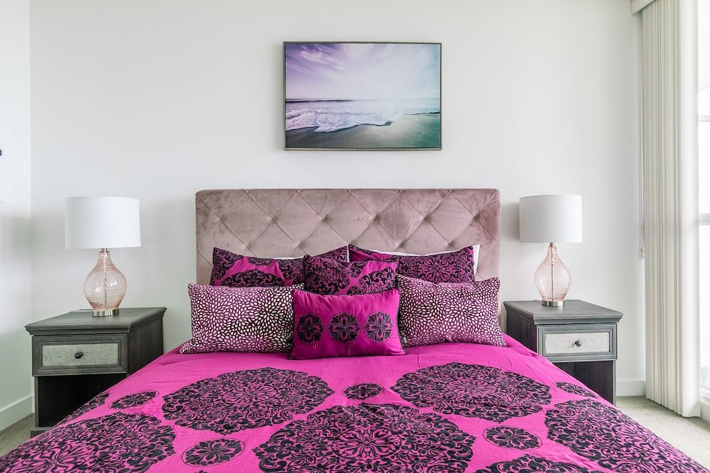 Фото Simply Comfort. Amazing Downtown Apartments