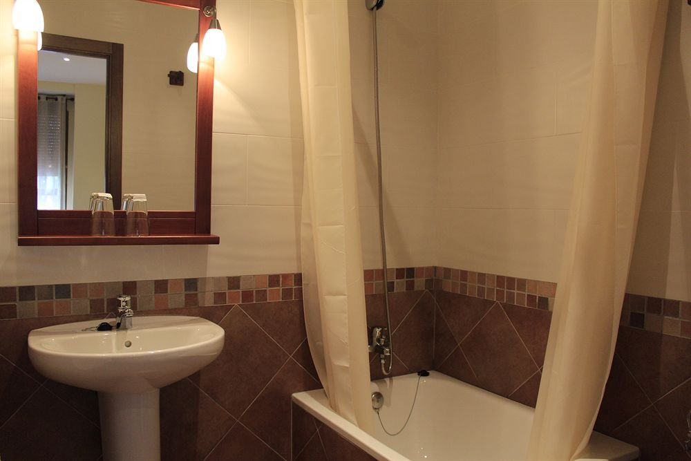 Фото Hostal El Pilar