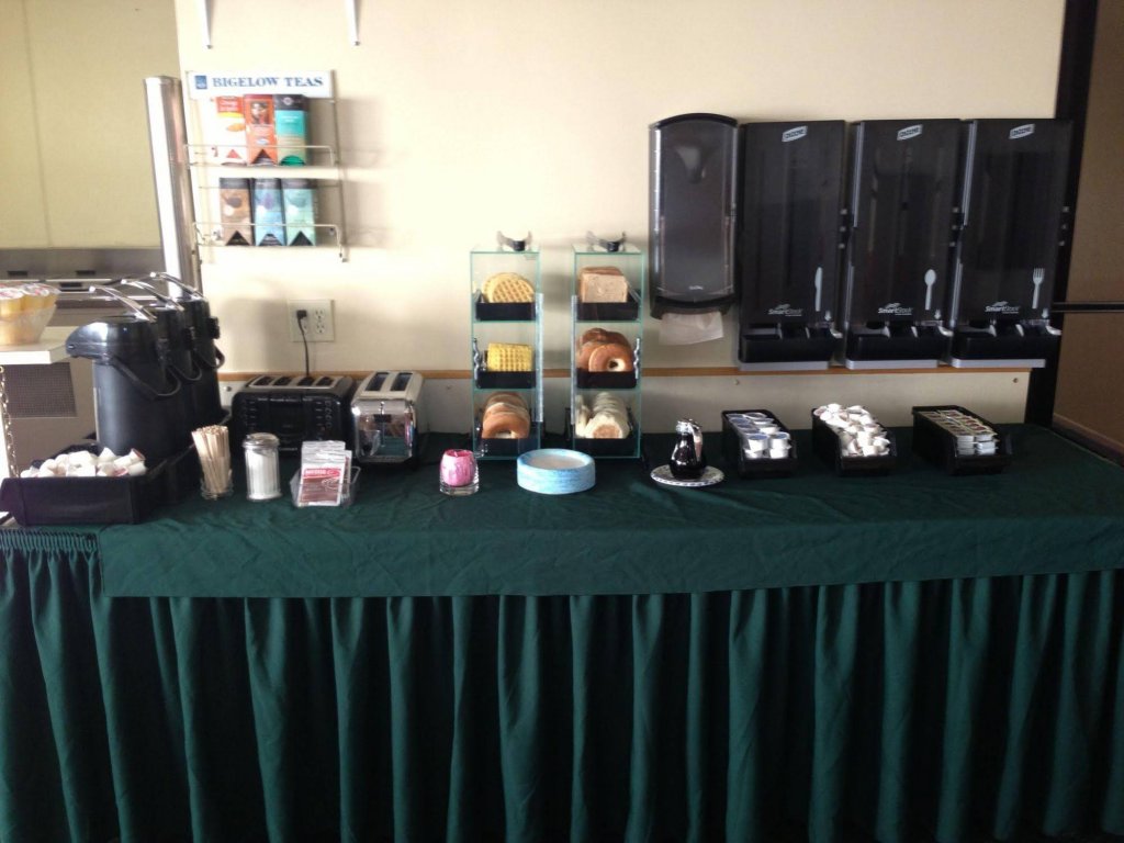 Фото Jolly Roger Hotel