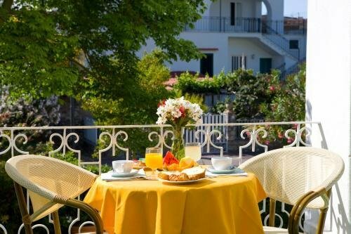 Гостиница Hotel Nausicaa Palace в Искье