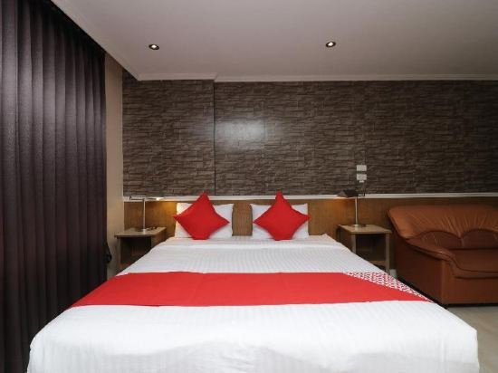 Фото Bourbon St Boutique Hotel