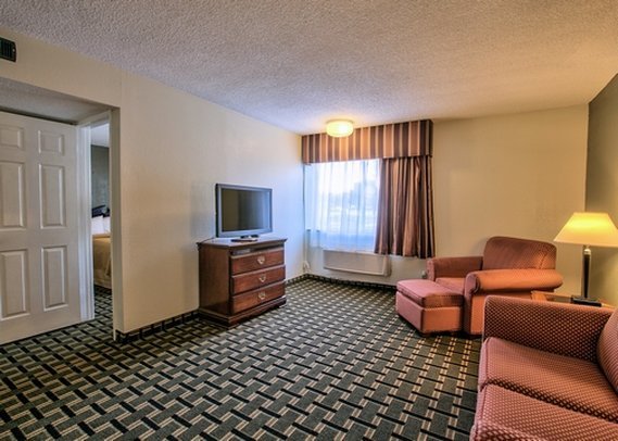 Фото Days Inn by Wyndham Dothan