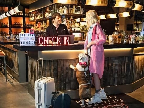 Фото Moxy Louisville Downtown