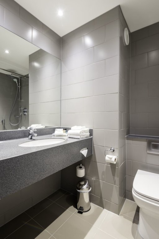 Фото Holiday Inn London - Sutton, an Ihg Hotel