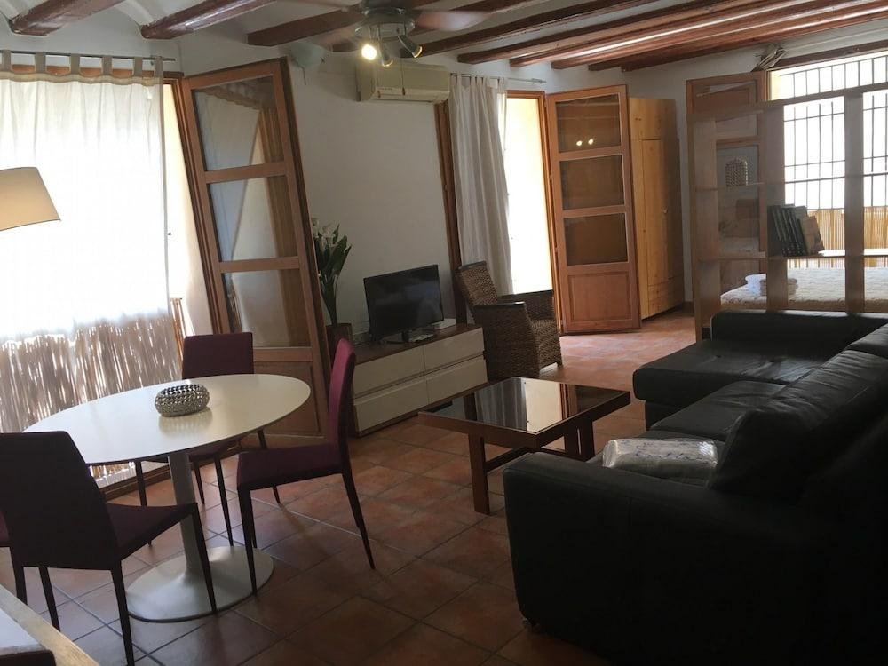 Фото Travel Habitat Plaza del Pilar