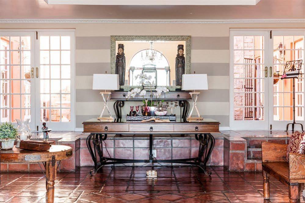 Фото Whale View Manor