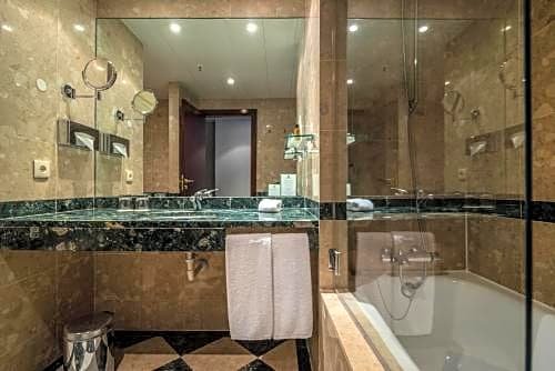 Фото Holiday Inn Porto Gaia