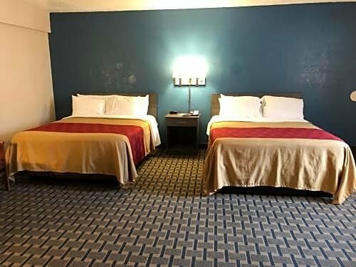 Гостиница Econo Lodge Cranston - Providence в Кранстоне