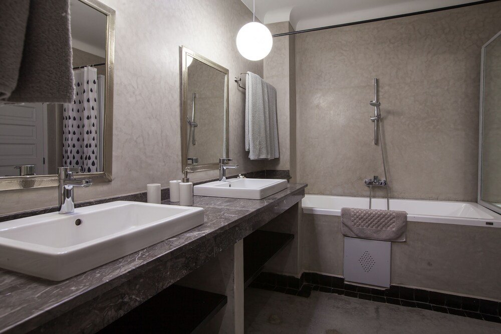 Фото Riad Shanima & SPA