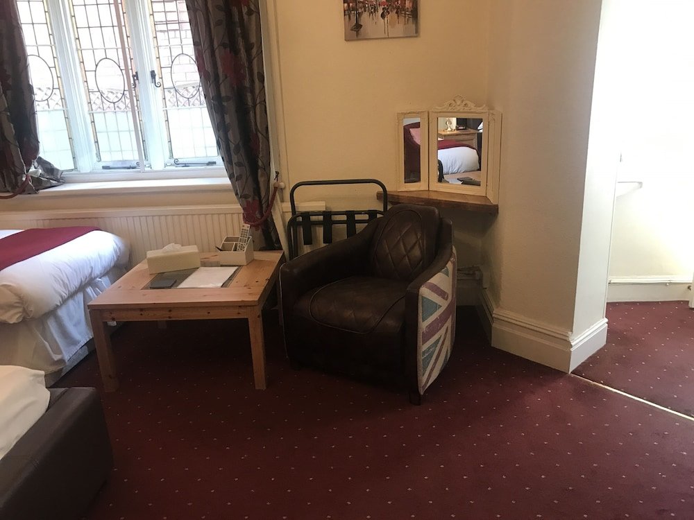 Фото Chester Court Hotel