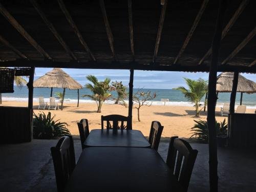 Фото Akwidaa Inn