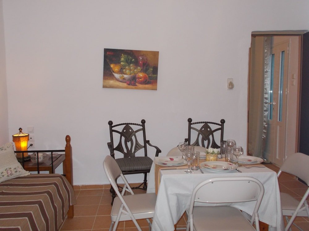 Фото To spiti tou papa sto vouno