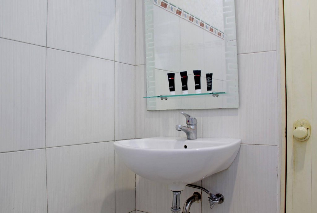 Фото RedDoorz near Kampung Gajah