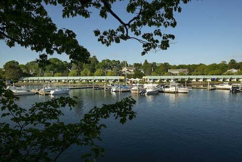 Гостиница Yachtsman Hotel & Marina Club