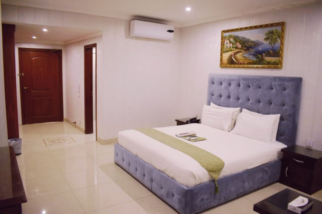 Фото Grand Millennium Hotel