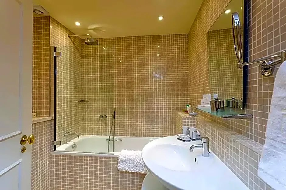 Фото The Capital Hotel Apartments & Townhouse