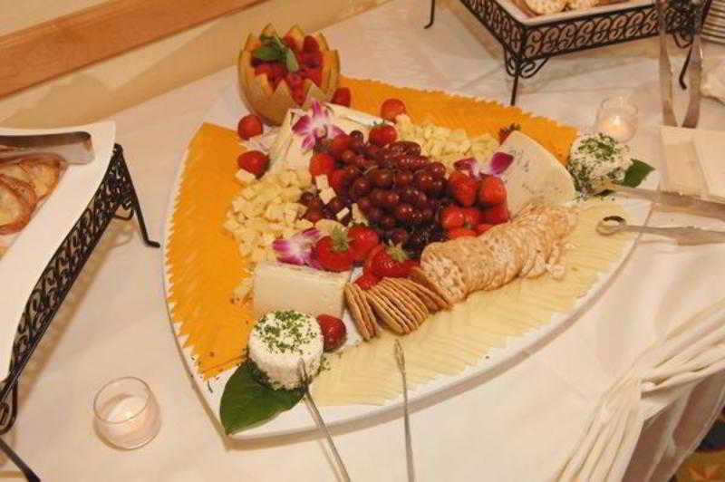 Фото Renaissance Chicago O'Hare Suites Hotel