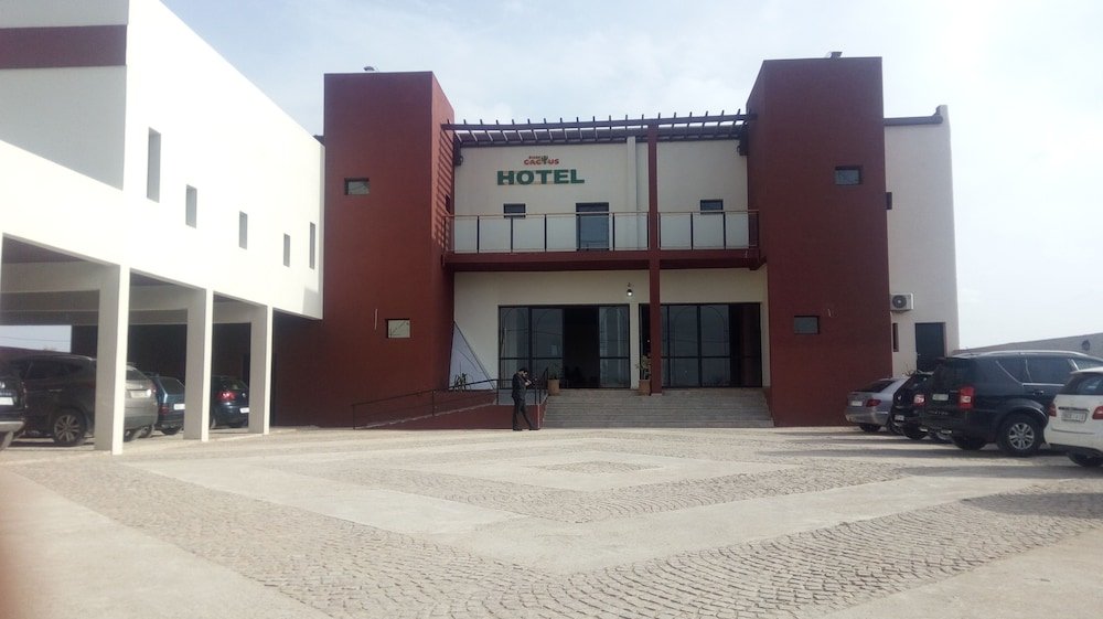 Фото отеля 2