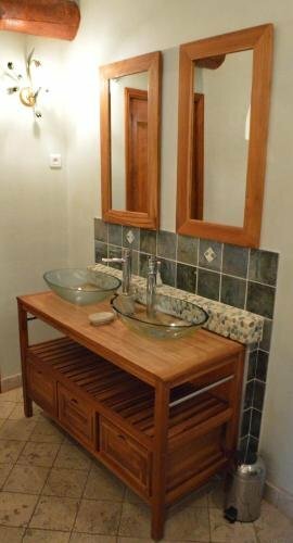 Гостиница Ferme De Palumiane в Ньоне