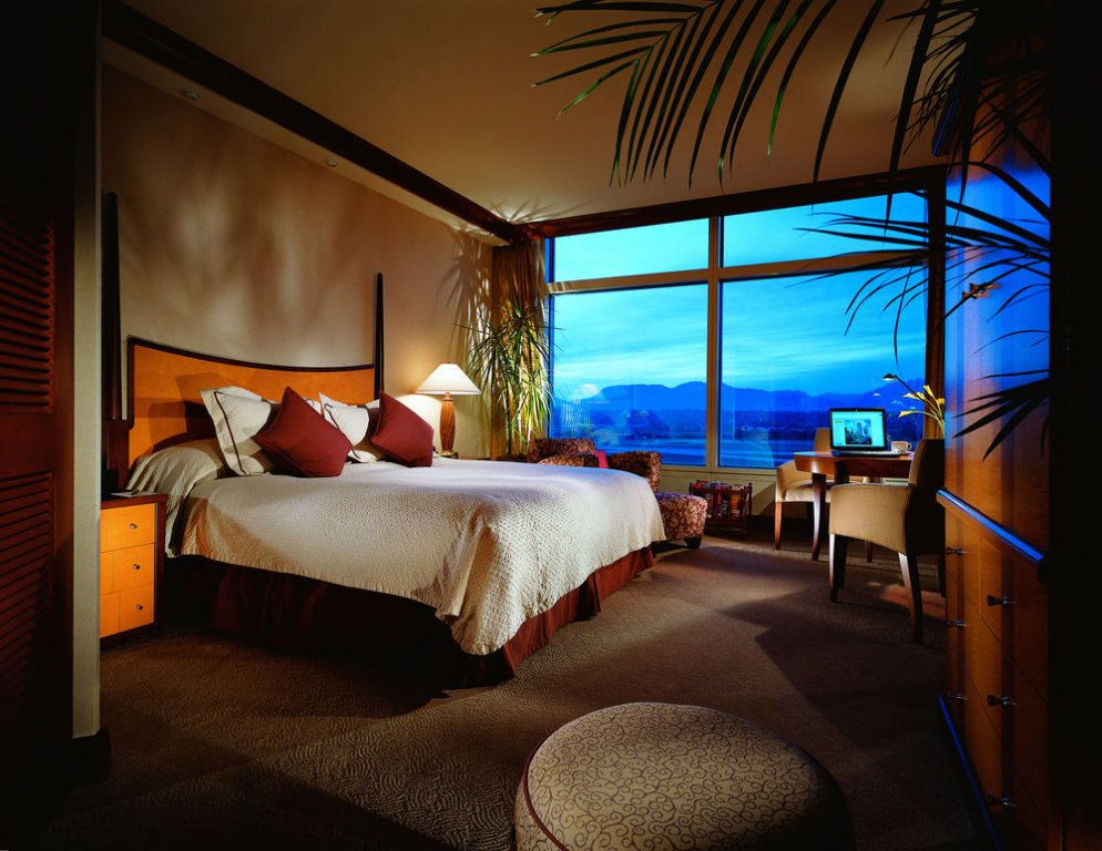 Фото Fairmont Vancouver Airport