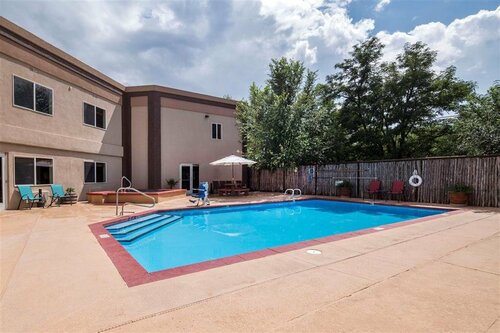 Гостиница Quality Inn в Алпайне