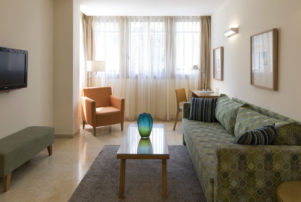 Фото Metropolitan Hotel