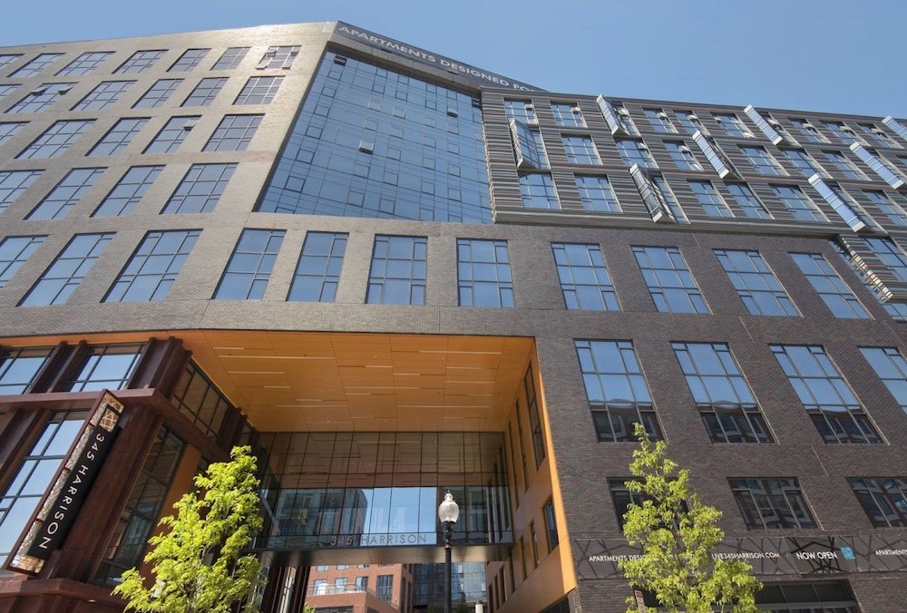 Фото отеля 1