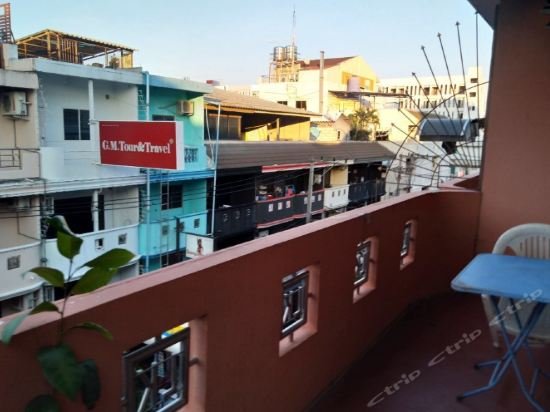 Фото Metro Apartments