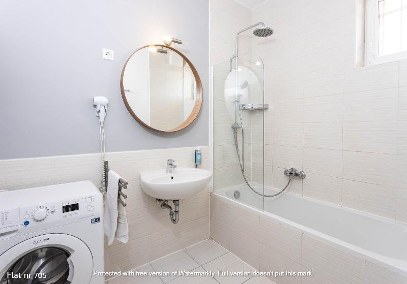 Фото Corvin Plaza Apartments and Suites