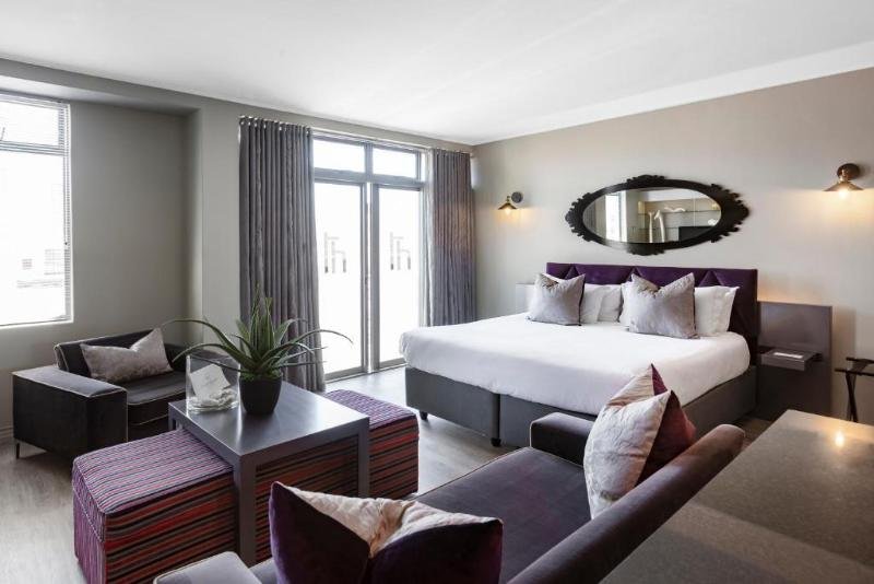 Фото The Hyde All-Suite Hotel