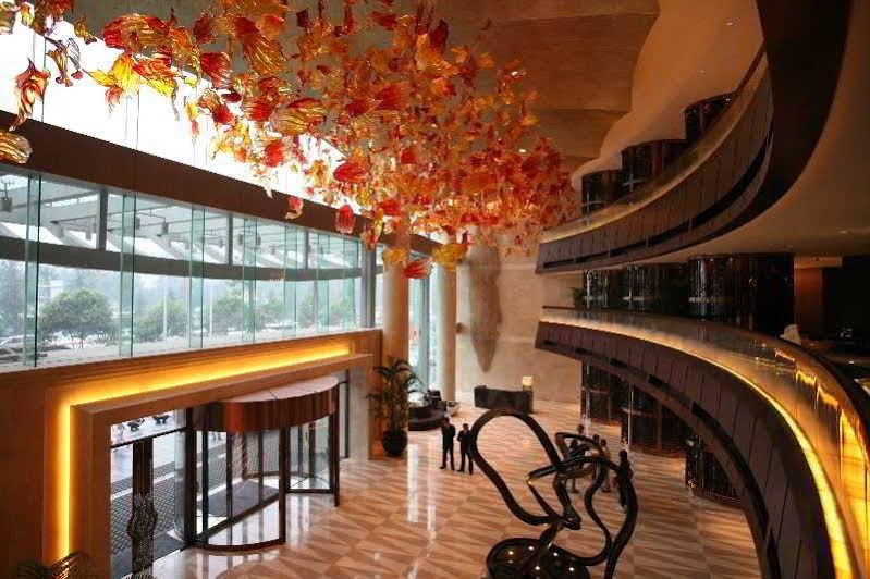 Фото Minshan Lhasa Grand Hotel