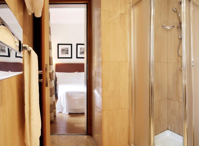 Фото Albergo Santa Chiara Hotel Rome