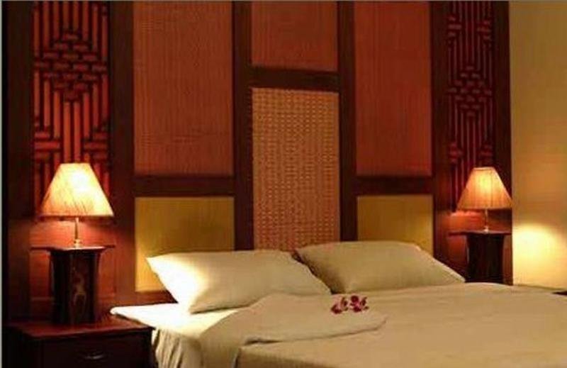 Фото Amanjaya Pancam Suites Hotel