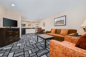 Гостиница Best Western Plus Meridian Inn & Suites, Anaheim-Orange