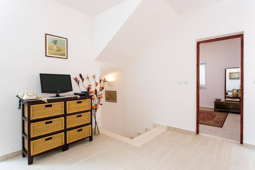 Фото Little Village House