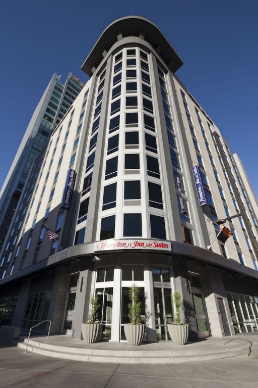 Фото Hampton Inn & Suites Phoenix Downtown