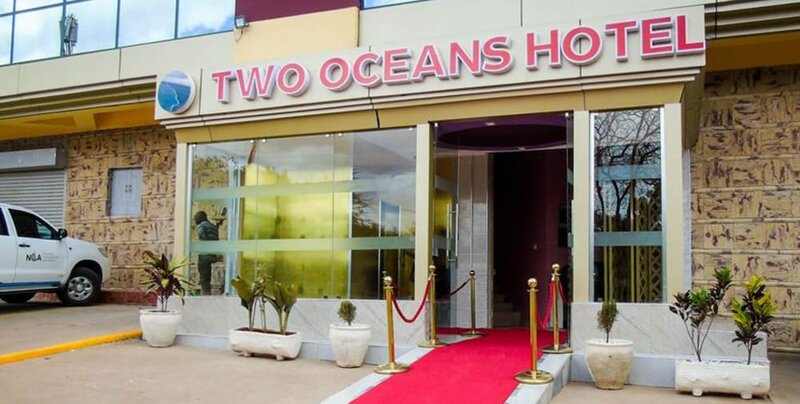 Гостиница Two Oceans Hotel Voi