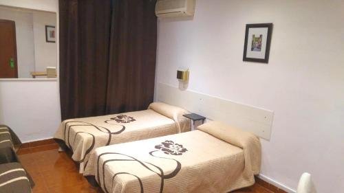 Фото Hostal Santa Barbara