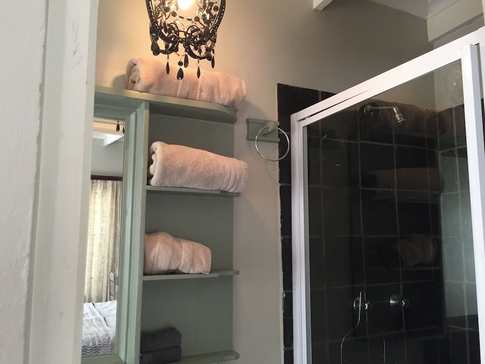 Фото Waterhouse Guest Lodges: 236/230 Bourke Street