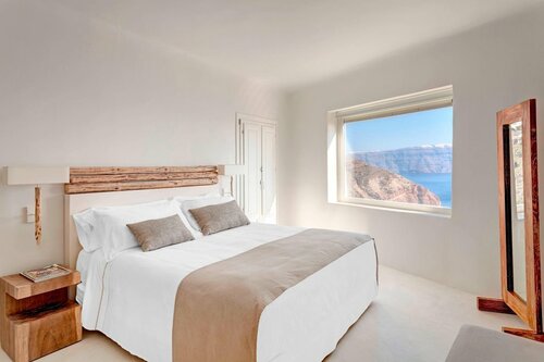 Гостиница Mystique a Luxury Collection Hotel Santorini