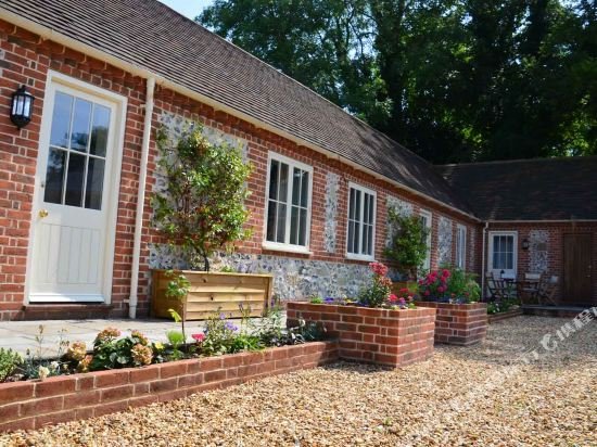 Фото Stonehenge Cottages