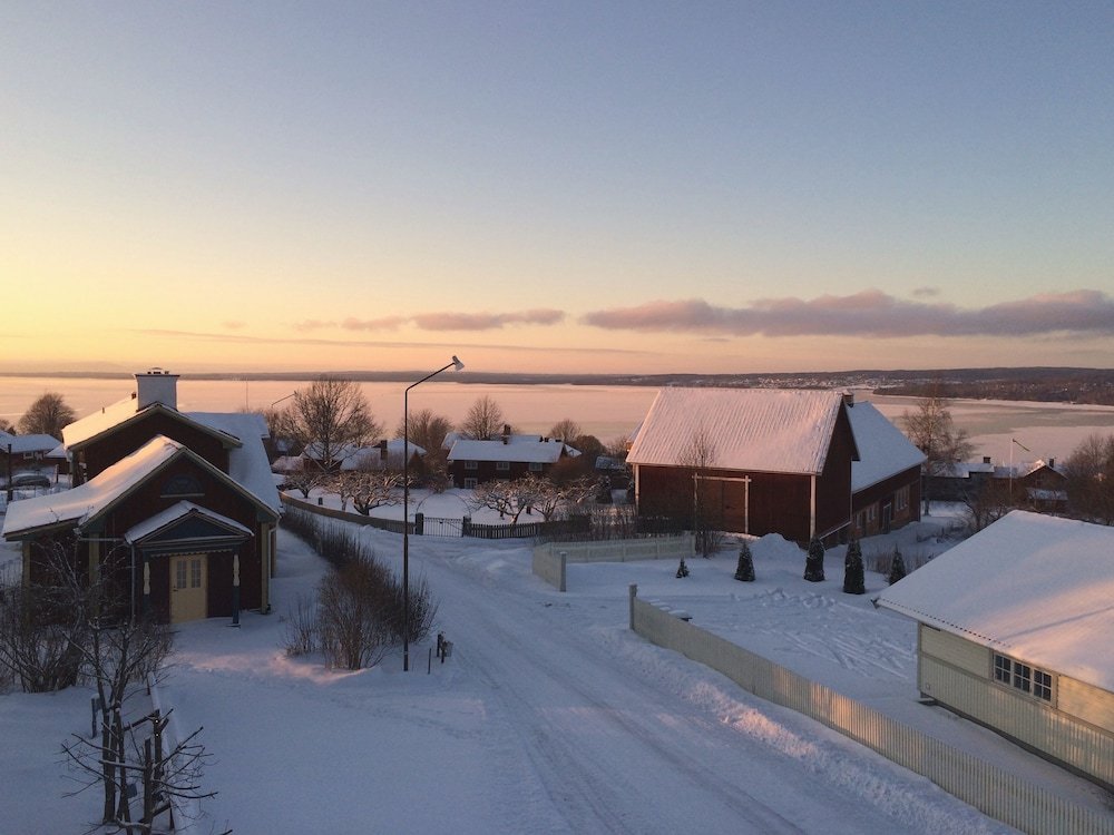 Фото Lustigsgården Bed & Breakfast