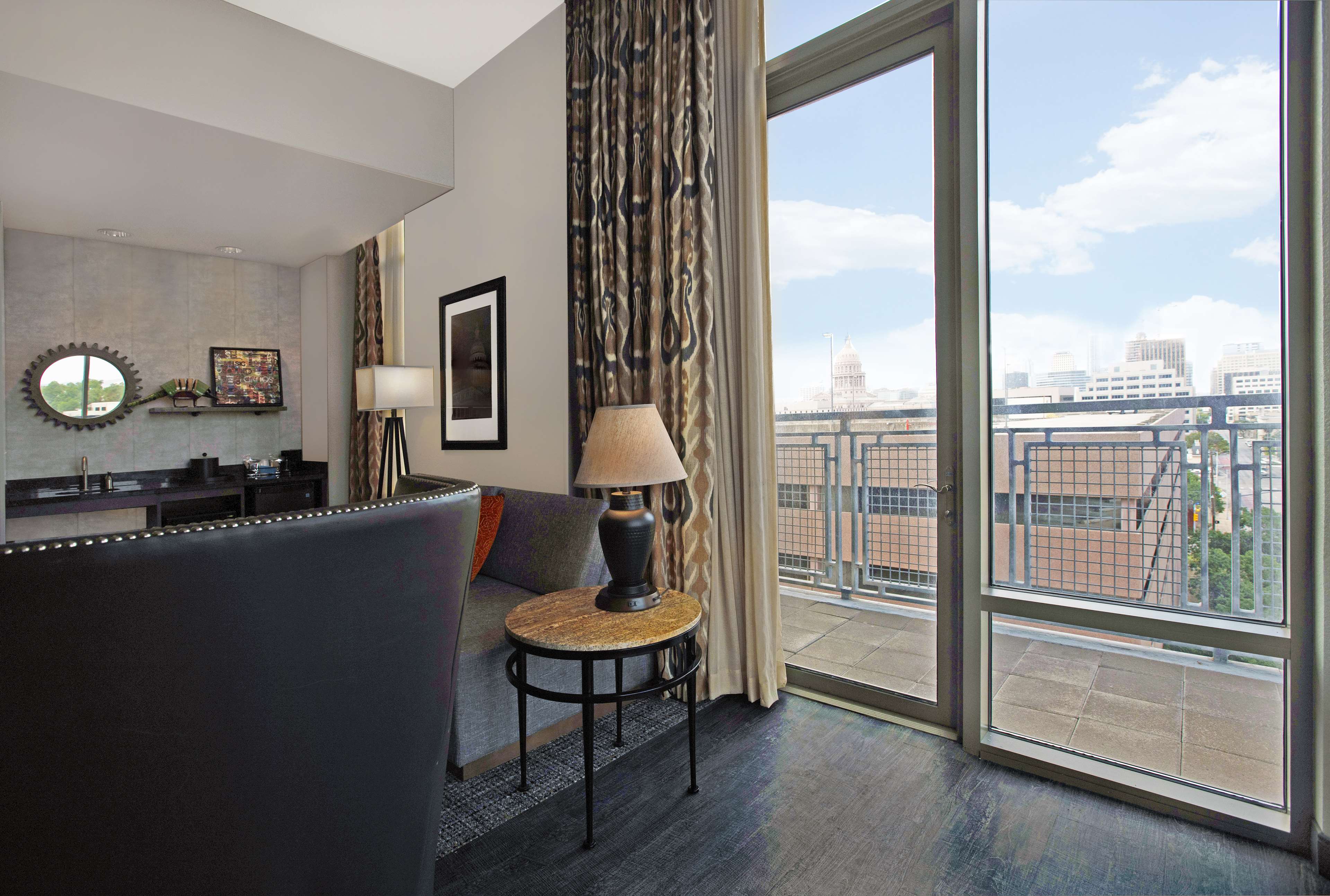 Фото Hilton Garden Inn Austin University Capitol District