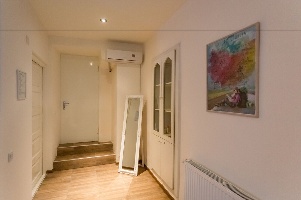 Фото Falcon Apartments Tbilisi