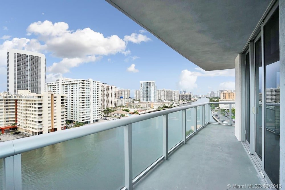 Фото Bwalk Resort Rentals