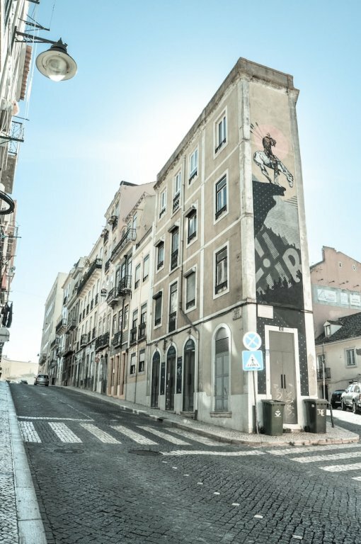 Гостиница Cozy Lisbon Janelas Verdes в Лиссабоне