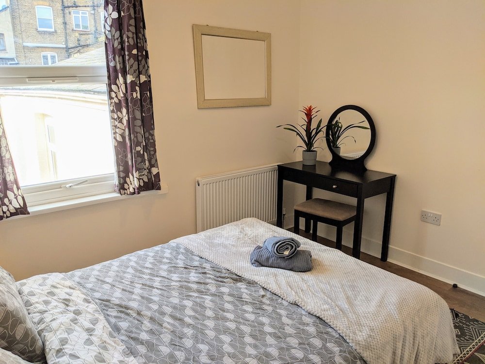 Фото TopHome Stoke Newington