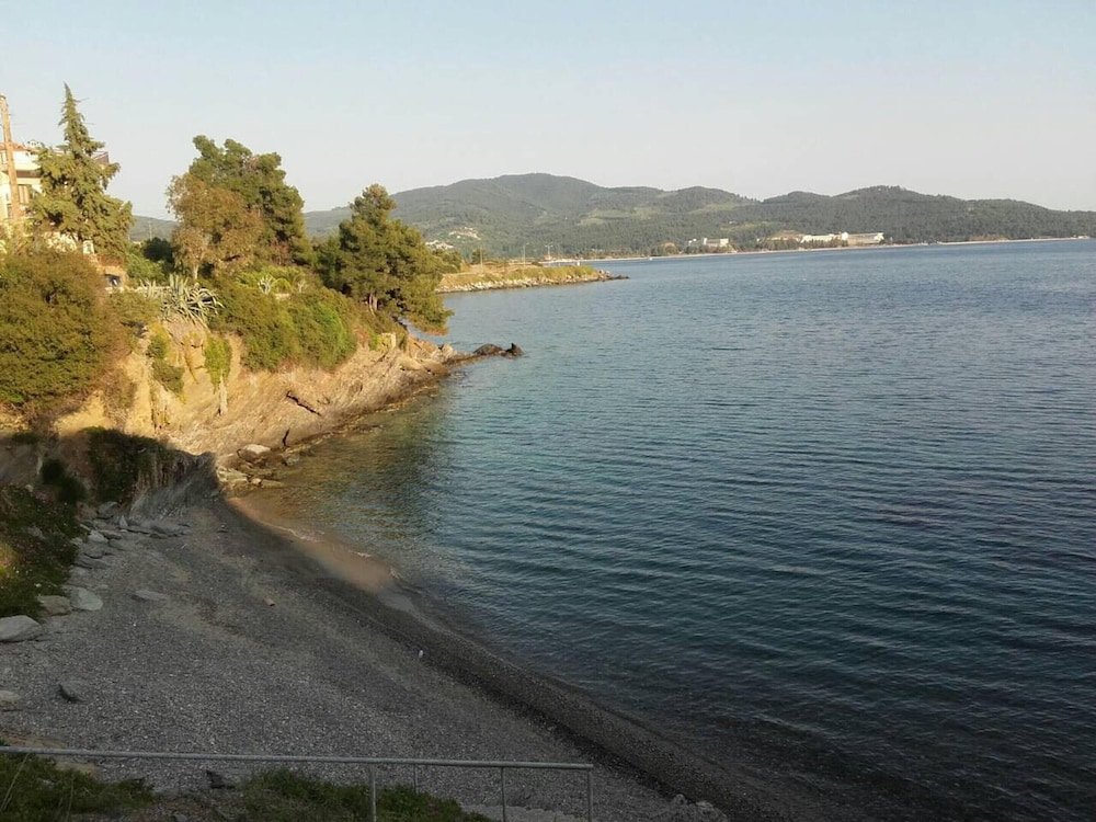 Фото Apartment With 2 Bedrooms in Neos Marmaras, With Wonderful sea View, Enclosed Garden and Wifi Near the Beach