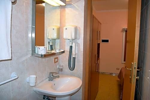 Фото Hotel Urbis