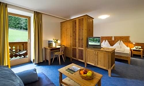 Фото Dolomitenhotel Weisslahnbad